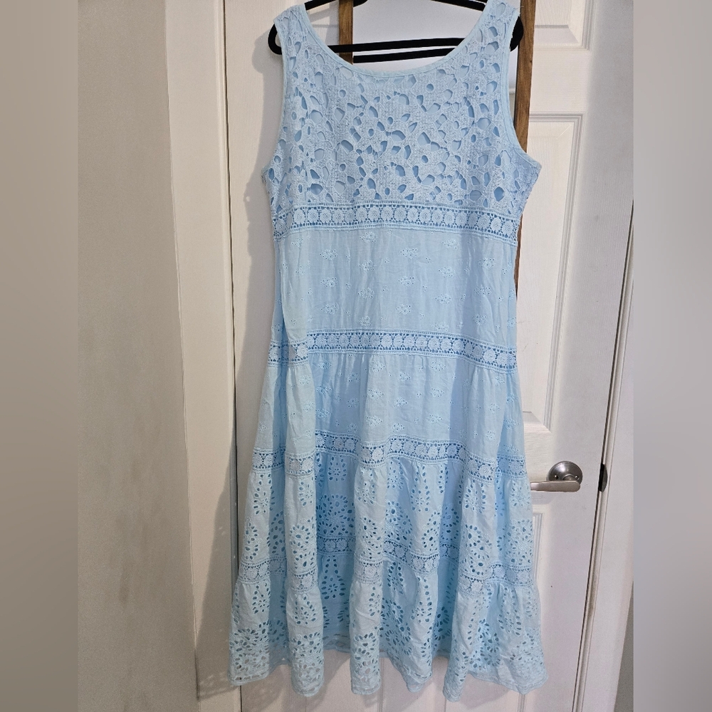 Light Blue Sleeveless Lace Dress